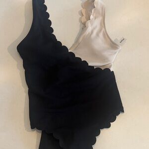 SHEIN Black and Cream Scalloped one piece swimsuit NWOT size M